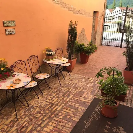 Отель Borgo Antico 3*